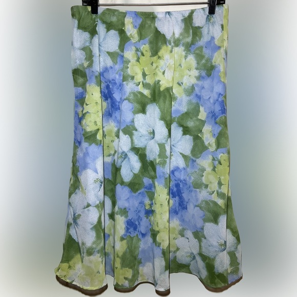 R & K Originals Dresses & Skirts - ❌❌❌R & K Originals Floral Skirt Lined MIDI Elastic Waist Size 14